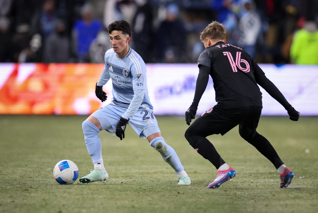 意大利女排险胜土耳其队，第二次获世锦赛冠军，瓦尔加斯空砍33分