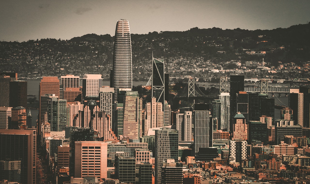 贝克汉姆：梅西总能创造机会；作为老板看比赛真的很煎熬