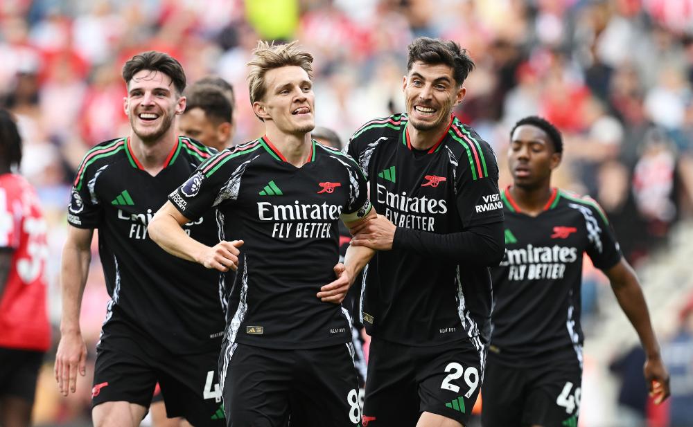 CBA：广东男篮顶住压力 力克广厦